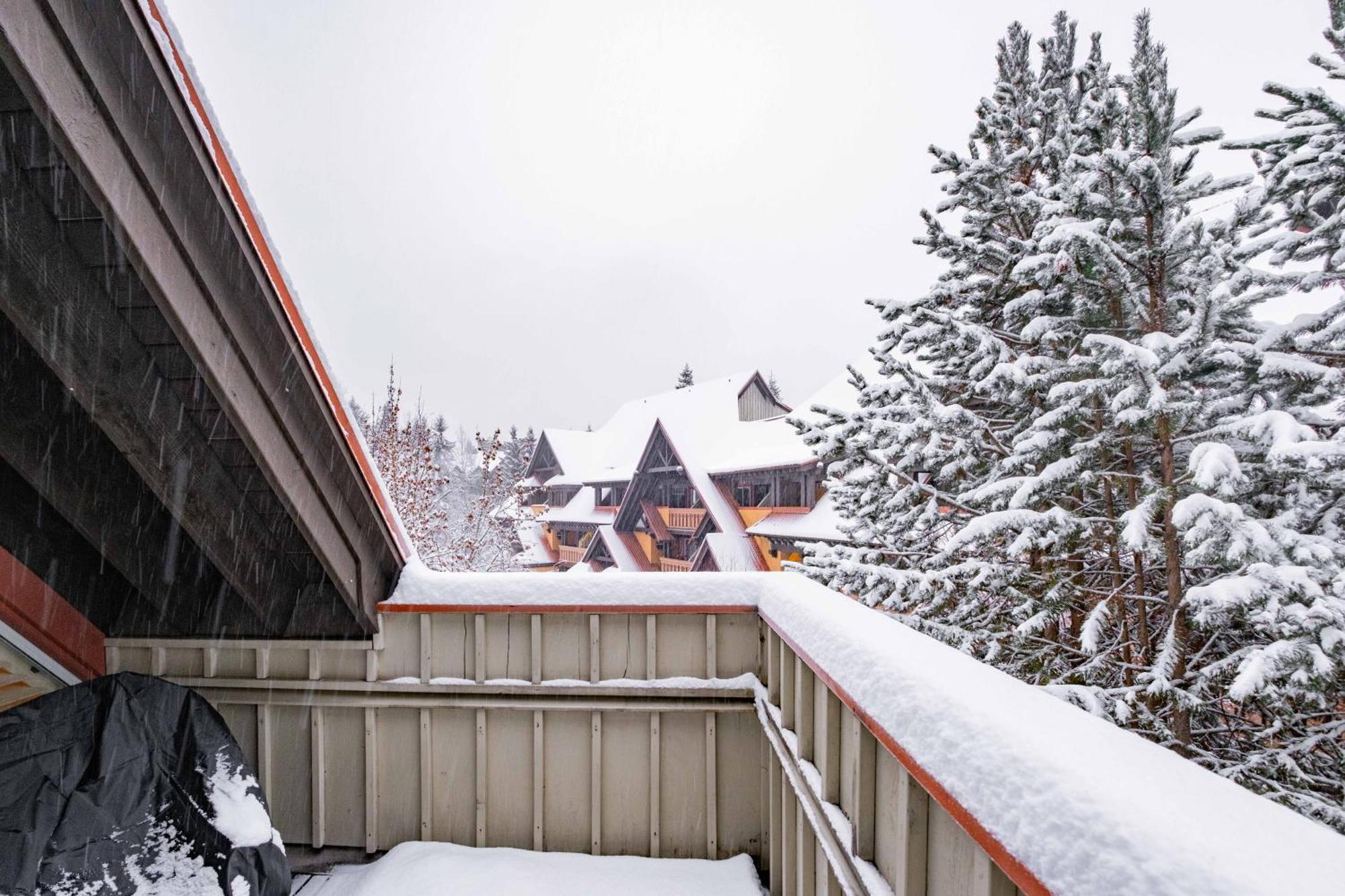 Sunpath By Outpost Whistler Villa Bagian luar foto